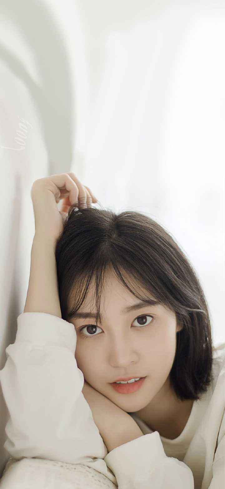 有没有好看的短发女生图片