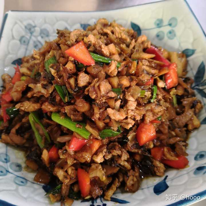 学校门口原味粉馆的炒菜-外婆菜肉泥 茄子豆角 大碗土豆 小炒肉 咸蛋