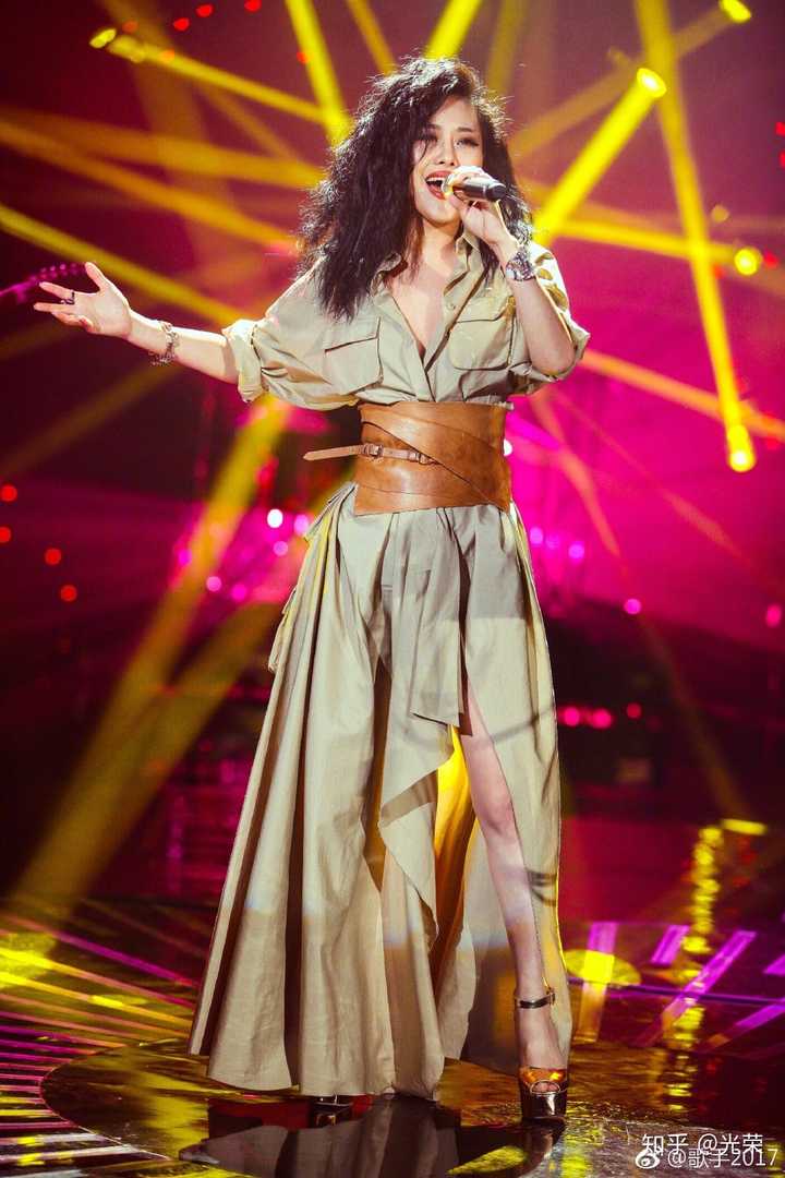 如何看待袁娅维参加《歌手·当打之年》(歌手2020)?