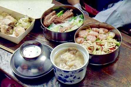 《饮食男女》 虽然不主讲美食 但开头几分钟应该会喜欢的 一部内涵