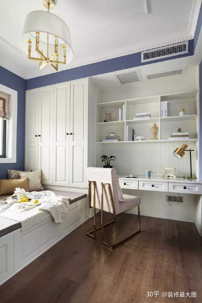 榻榻米连柜书桌设计