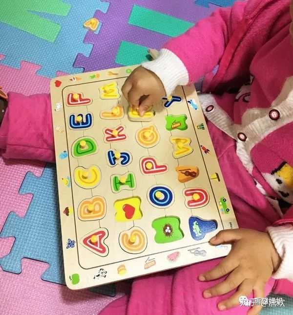 一岁半的宝宝要什么玩具 知乎