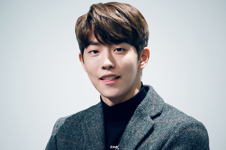 男性有好看的眉眼是种怎样的体验?