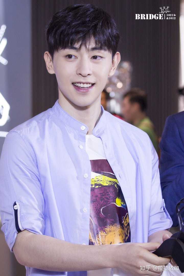 邓伦哪张图惊艳到了你? - 知乎