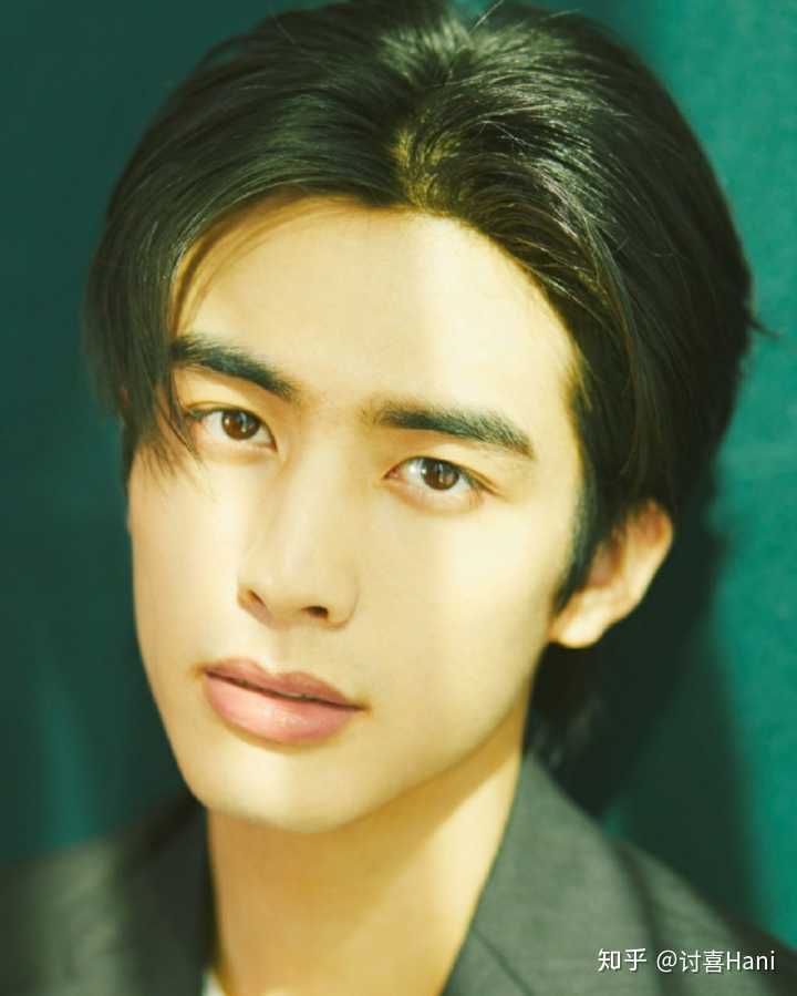 如何评价关于宋威龙的长相?