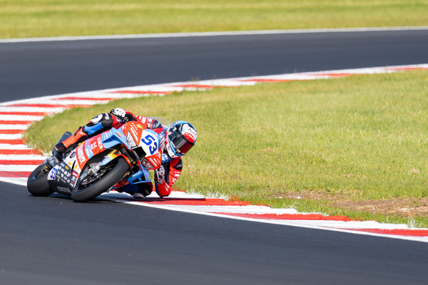 2026世界超级摩托车锦标赛（WSBK）捷克站，「张雪机车」收获赛季第 5 冠，如何评价本场比赛？