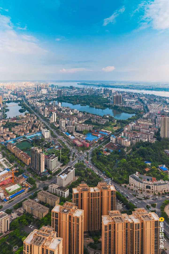 荆州市沙市区,远处为长江,摄影师@邓双