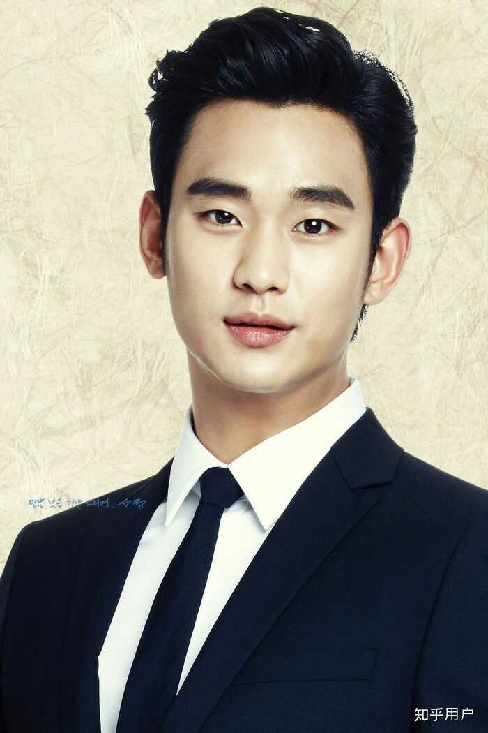 金秀贤吧 那个嘴型…真的一言难尽.肉嘟嘟肉嘟嘟的