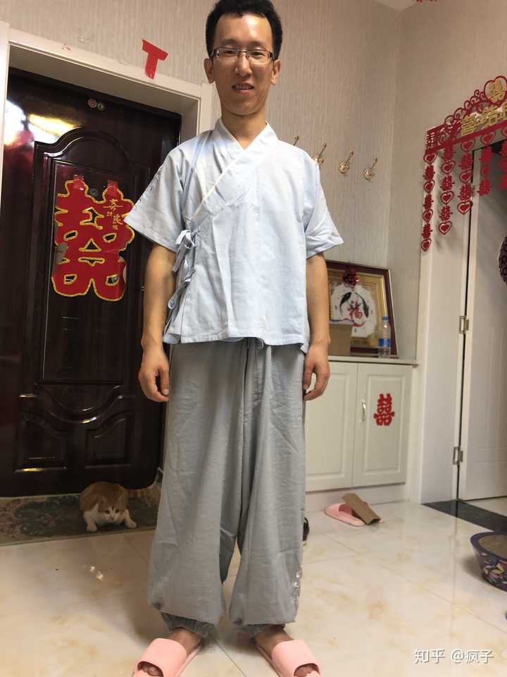 这是我给他买的第一套汉服.哈哈