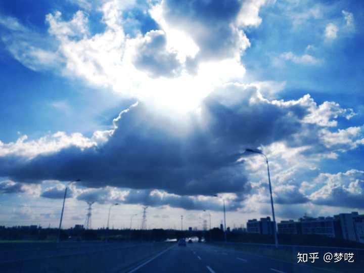 和男朋友出去玩后,随手拍的.天气正好,风也温柔