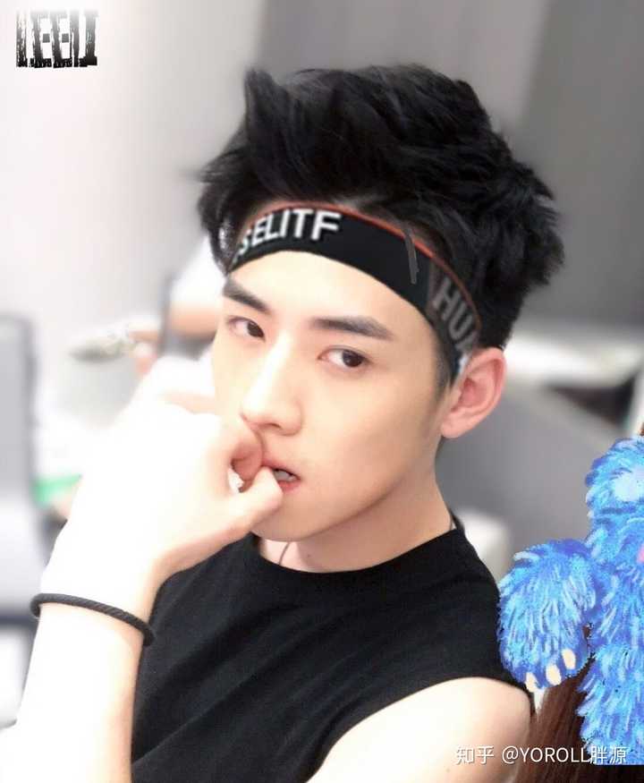 太帅了太帅了 绝美侧颜 帅哥的纹身都好好看哦t t 用脸杀人本豪