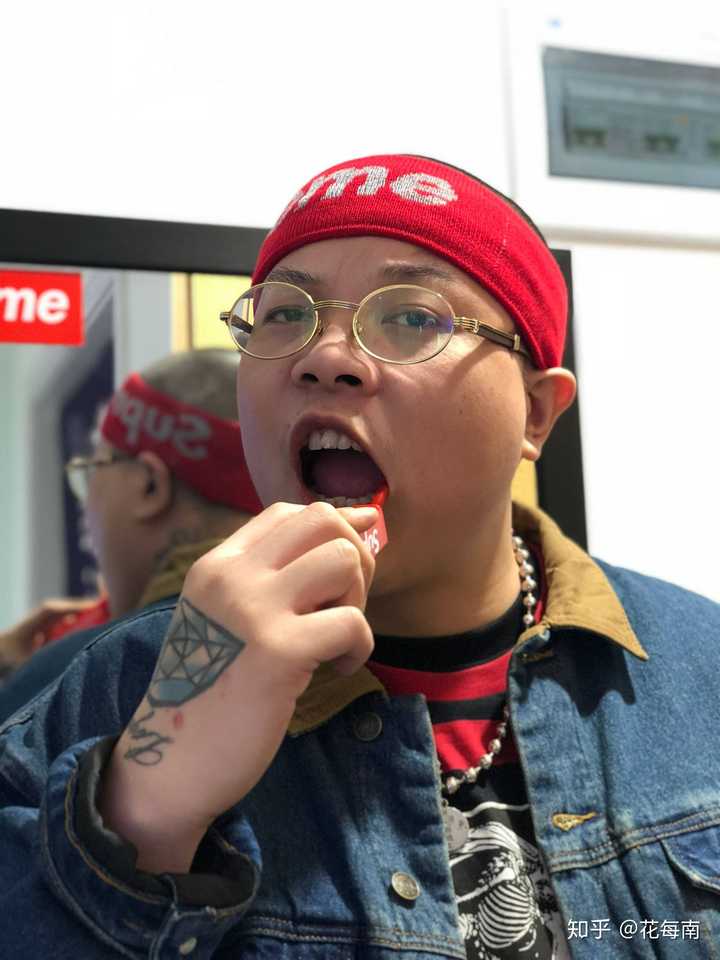 这些都是话几分钟微博找的,功夫胖的微博图片,    自己体会一下从头