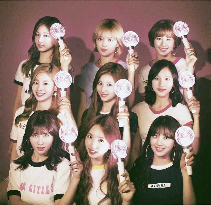 15年吧,能在twice出道的时候就认识她们喜欢她们就好了