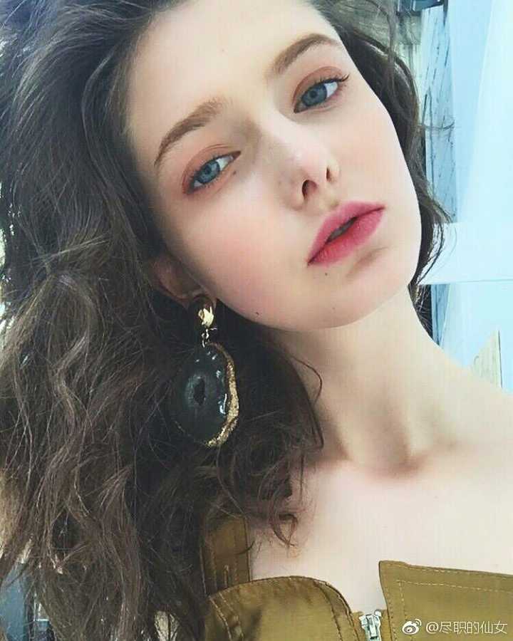 加拿大的模特savanna blade, 身高178cm,今年19岁, 当时第一次看到她