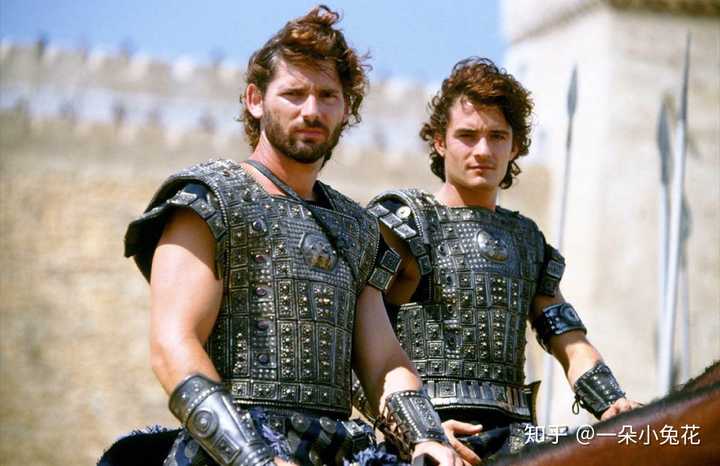 在战争中,帕里斯的哥哥由于杀死了斯巴达名将阿喀琉斯(布拉德皮特饰演