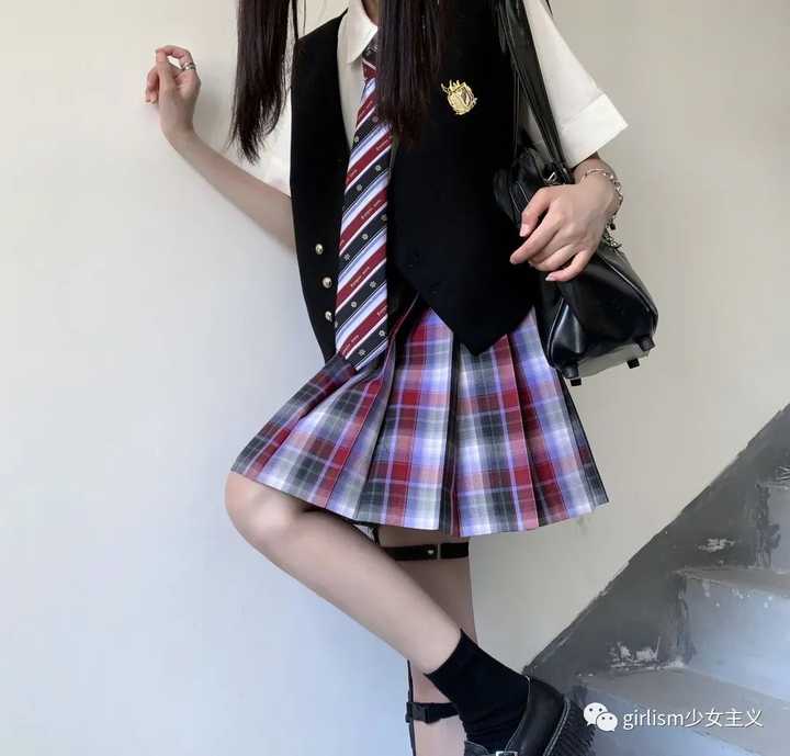 有哪些美貌的红色jk制服推荐吗 全方面的衬衫水手服下裙格裙 知乎