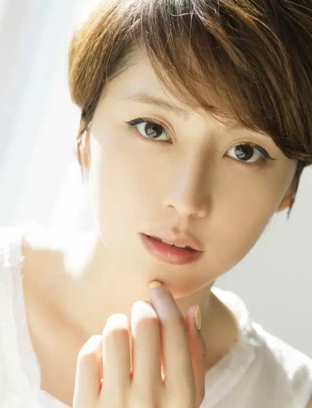 长泽雅美是1987年出生的,今年才32岁,这个年纪应该是