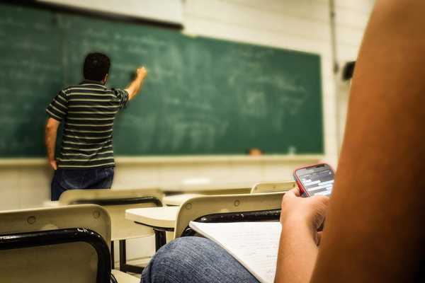 为什么有的学霸对人高冷？