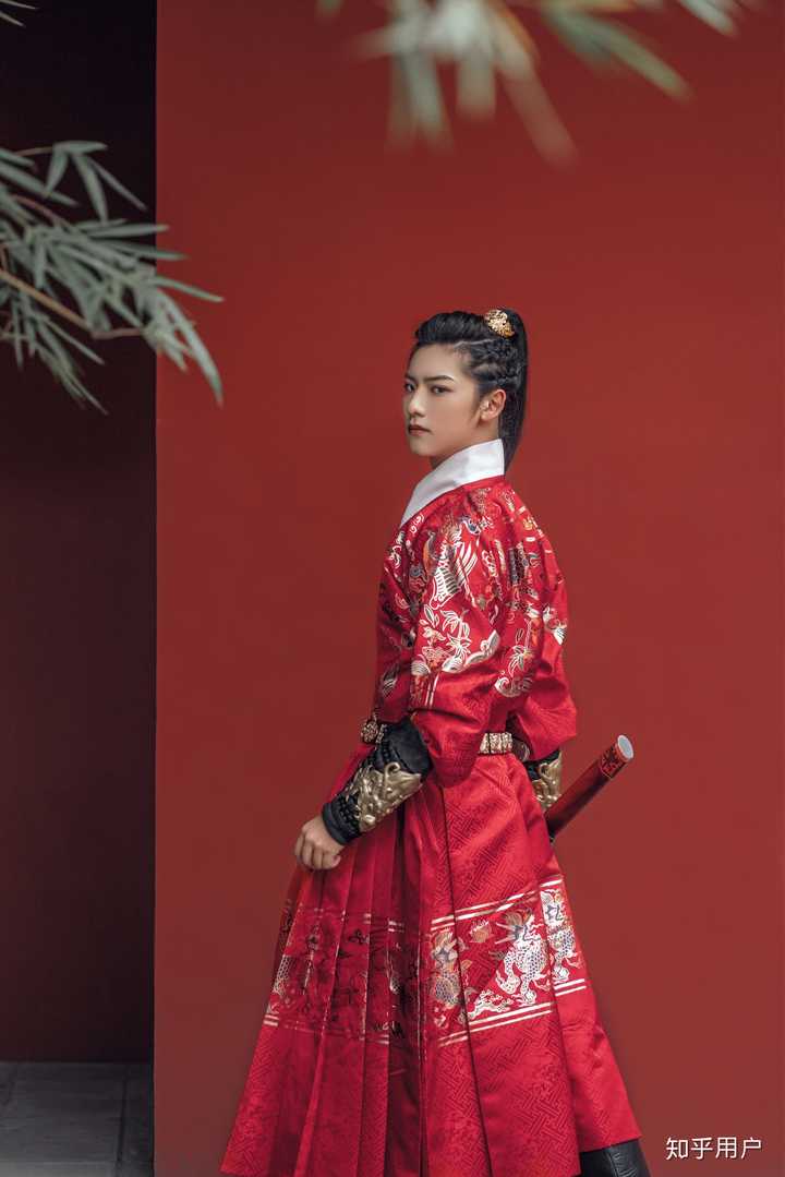 请问有合适的男生汉服推荐吗?