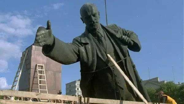 朱可夫元帅雕像乌克兰图片
