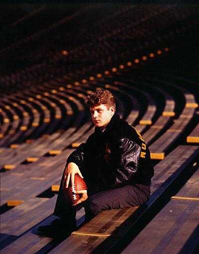 图片10查看更多简介影人:西恩·奥斯汀 / 乔恩·费儒 / 尼德·巴蒂