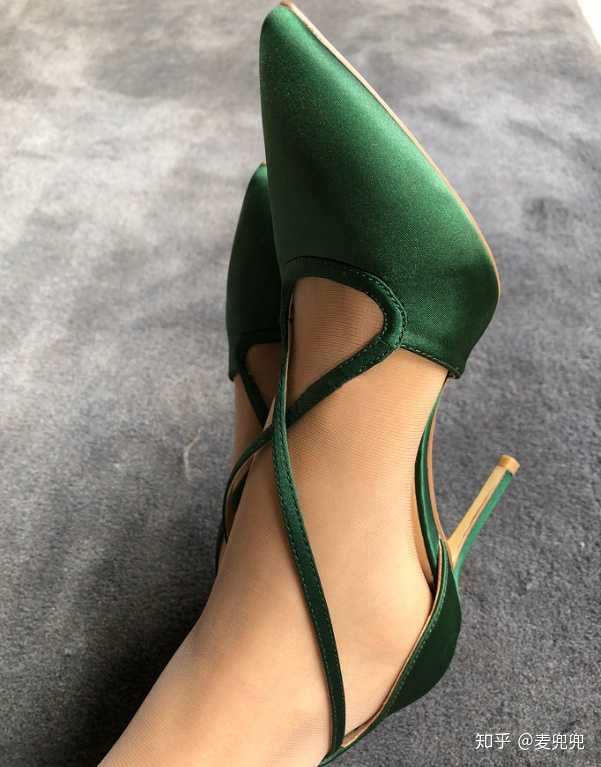 男人为什么喜欢女生穿高跟鞋?