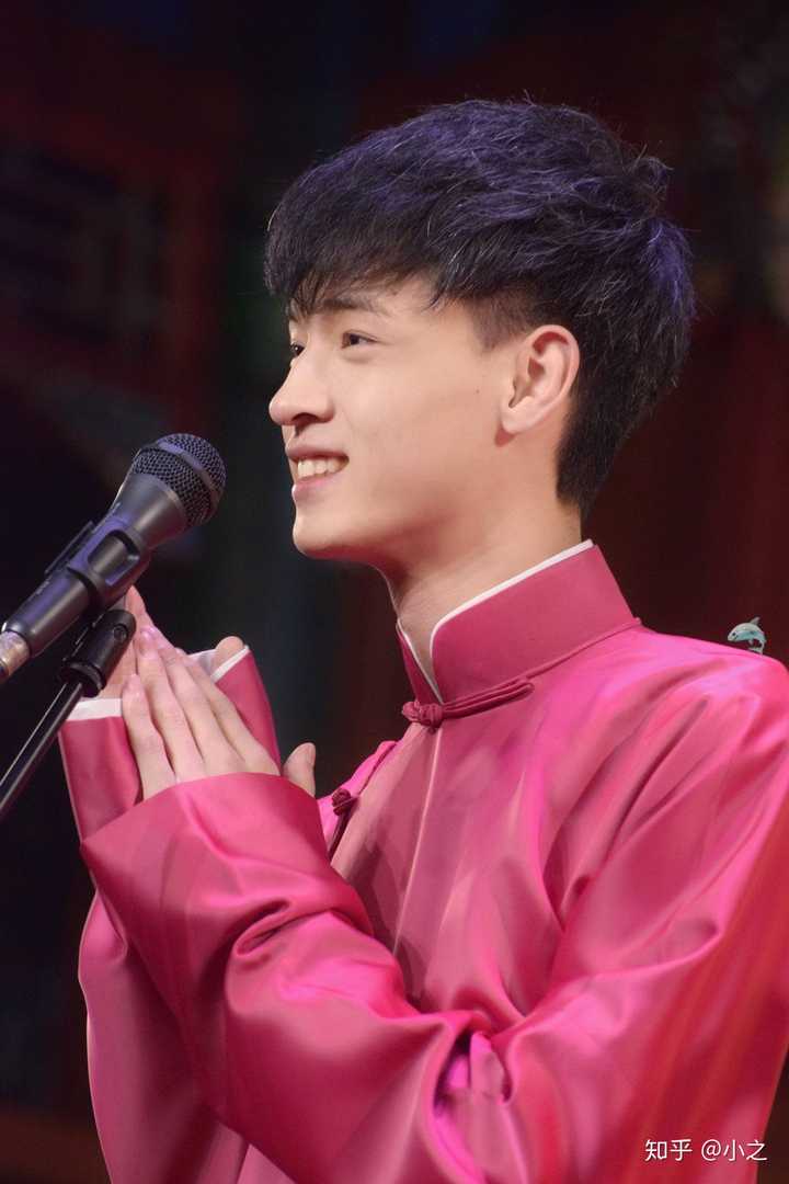 如何评价秦霄贤?