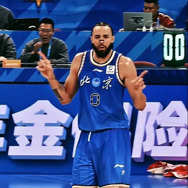 如何看待杨毅爆料称北京男篮要求全队一起吃早餐，但外援带头不遵守，随后被许立民辟谣「都不属实」？