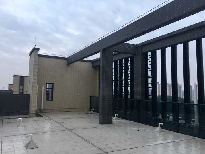 家是顶楼,有一楼顶平台,怎么使用才最为合适?