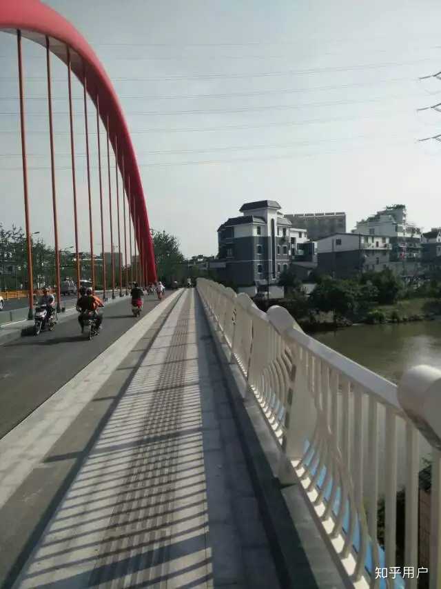 临平山彩虹桥图片