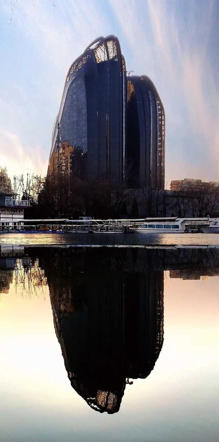 有没有表现巨物恐惧症的图片?