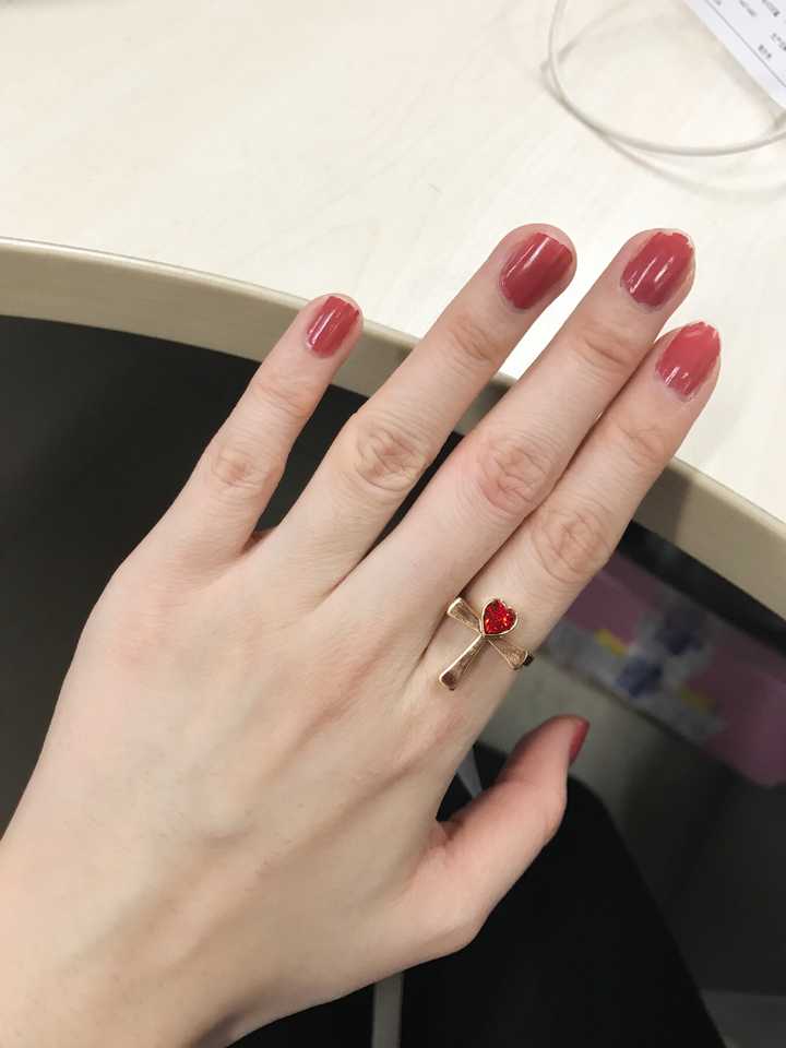 一顺手强答,体验就是,只看手是个瘦子 看真人整体就