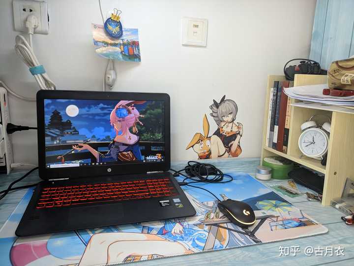 如何将宿舍装扮成二次元风格?