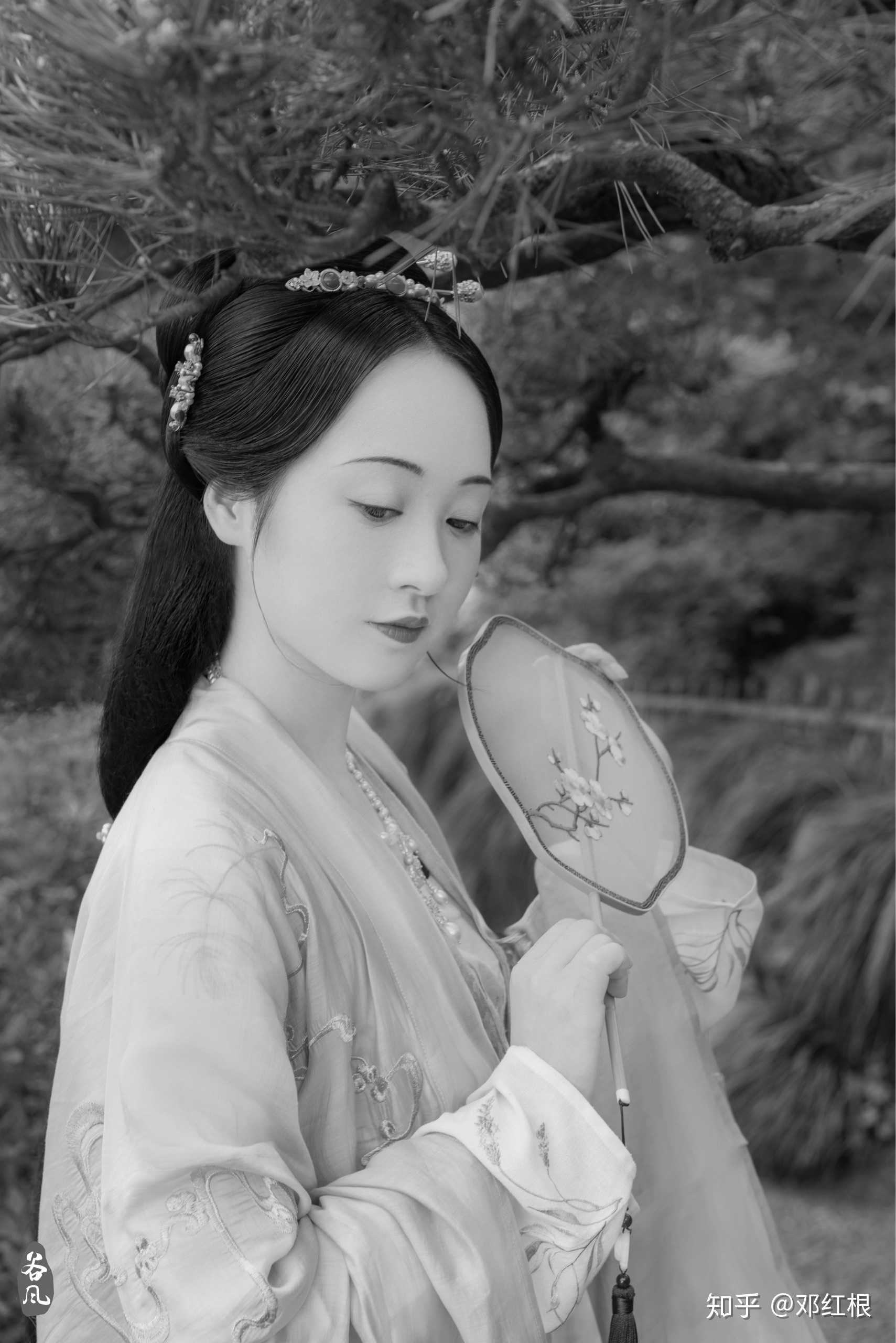 黑白汉服,奇怪吗?哈哈