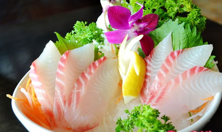 日餐中的各种刺身,想看图说明?