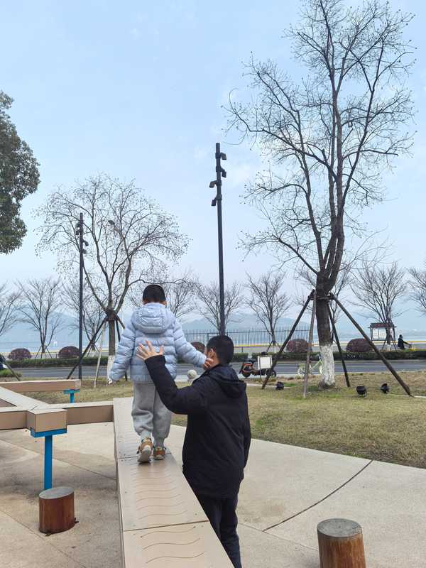 孩子让反复读一本书，家长该如何应对？