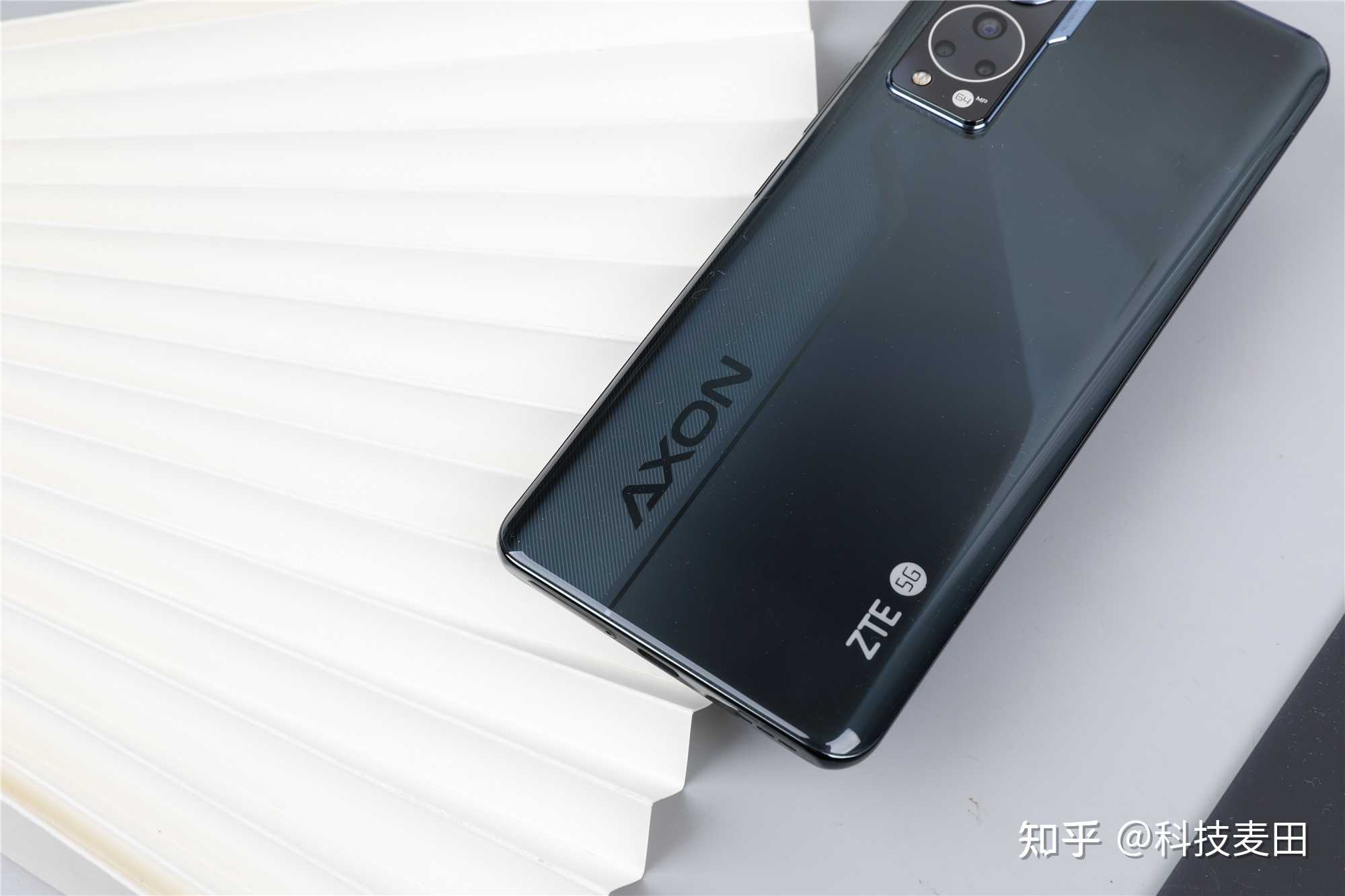 科技麦田 的想法: 入手中兴axon30,相比挖孔屏,刘海屏,水… - 知乎