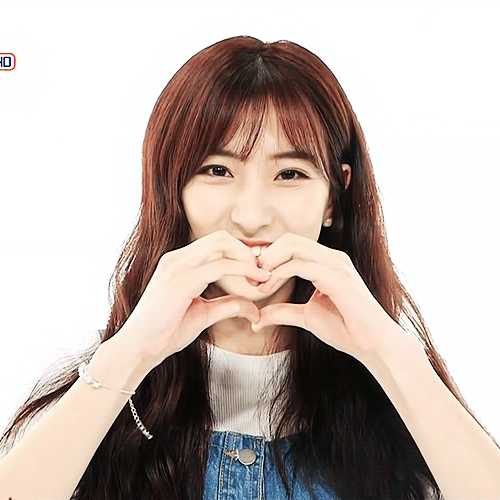 作为一个姬佬,光是可爱是无法吸引我的 但是黑发的恩熙简直是我的取向