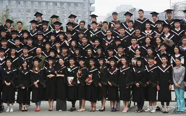 照毕业照,怎么能照得出众?