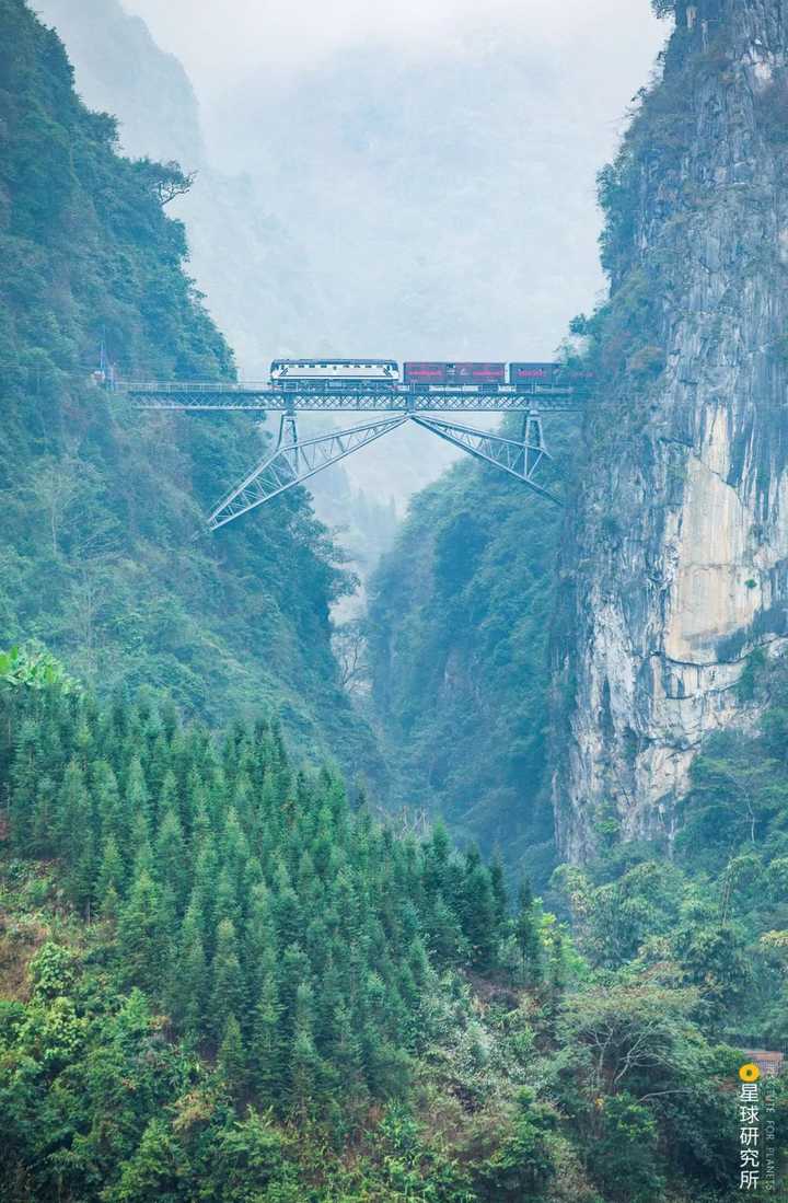 云南人字桥风景区图片