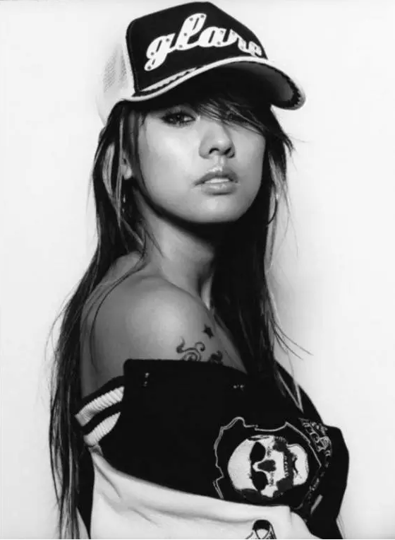 李孝利在韩国的地位如何?