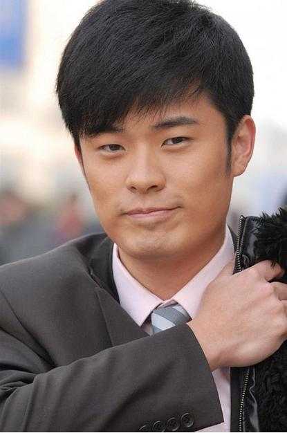 李勤勤 / 王浩燃 / 张瑞涵 / 杨梓依 / 朱航 / 王玥兮 / 姜正阳