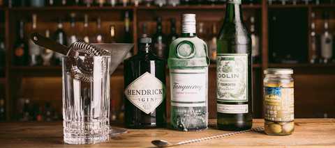 最初007的植入广告真的只是为了推广斯米诺夫(smirnoff)的伏特加.