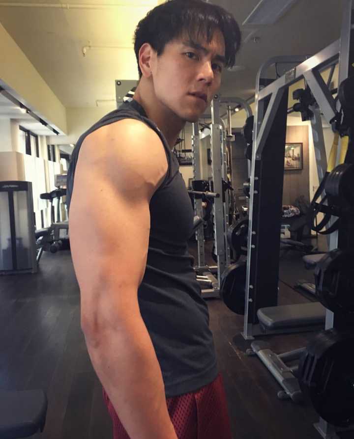 彭于晏有哪些照片可以用来作头像?