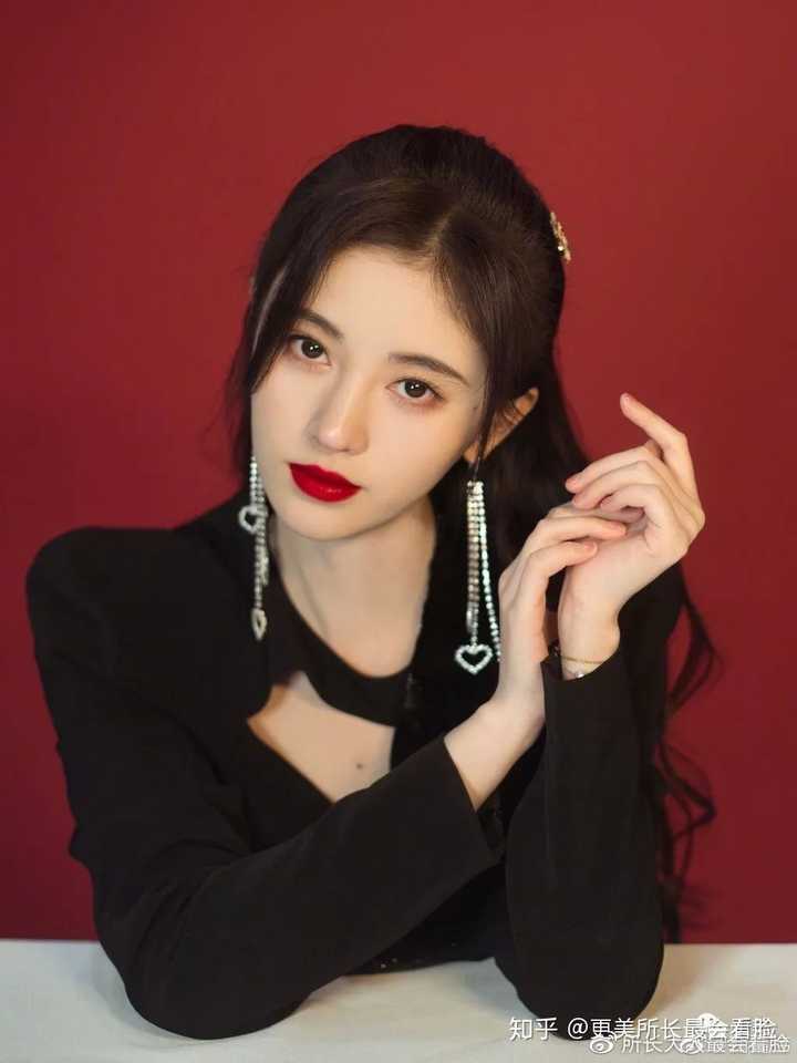 觉得8090年代的大牡丹脸女星比少女脸更美点个【关注】