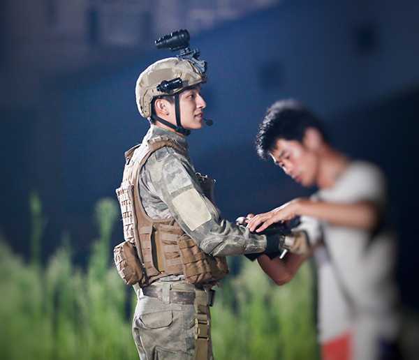 代斯 / 尤小刚(导演)剧情概要:秦小阳和唐石是从小一起长大的"铁哥们"