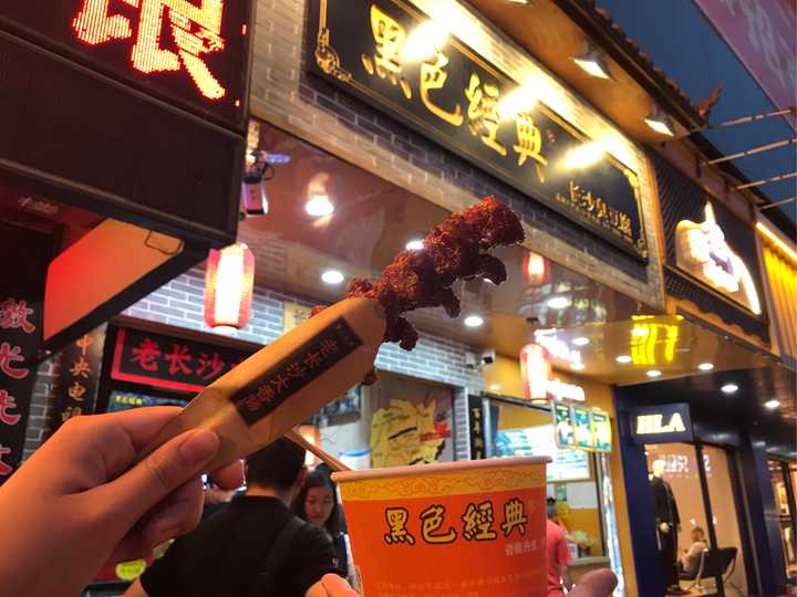 再后来,我去了绍兴吃臭豆腐,嗯,还是黑色经典的好吃.