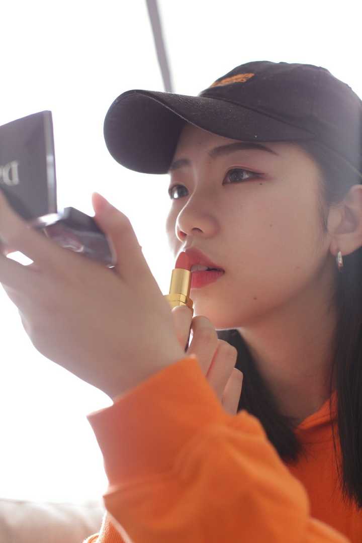 化妆后颜值和素颜差距很大是种怎样的体验?