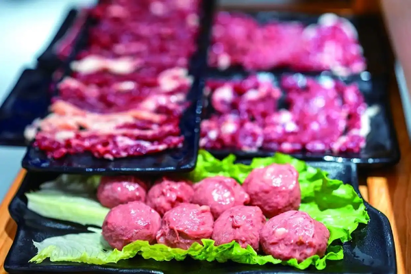 媒体称，牛肉丸多为多种肉类混合而成，国家标准规定牛肉量只需 ≥8%，是这样吗？如何选到真正的牛肉丸？
