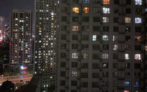 深夜的北京，哪里最能让你看到这座城市疲惫、真实又充满生命力的另一面？
